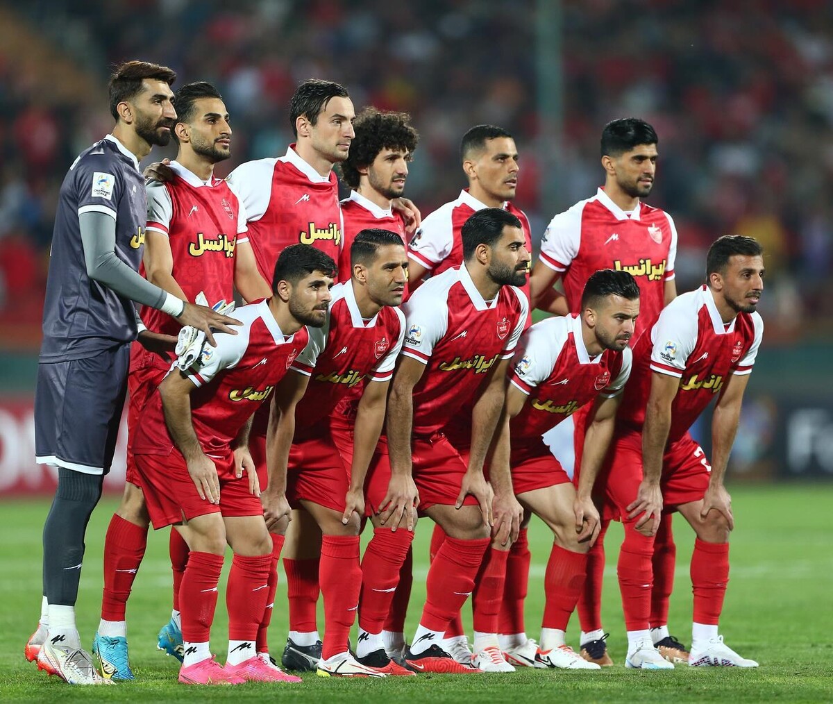 جام در دستان مسعود ریگی / عکس هایی از جشن قهرمانی پرسپولیس در آزادی